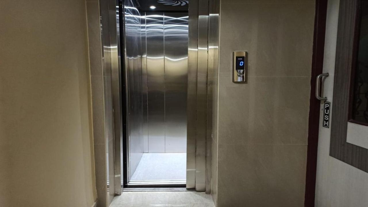 Hotel Aloka Residency Калькутта Экстерьер фото