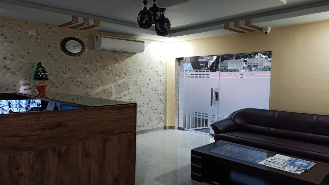 Hotel Aloka Residency Калькутта Экстерьер фото